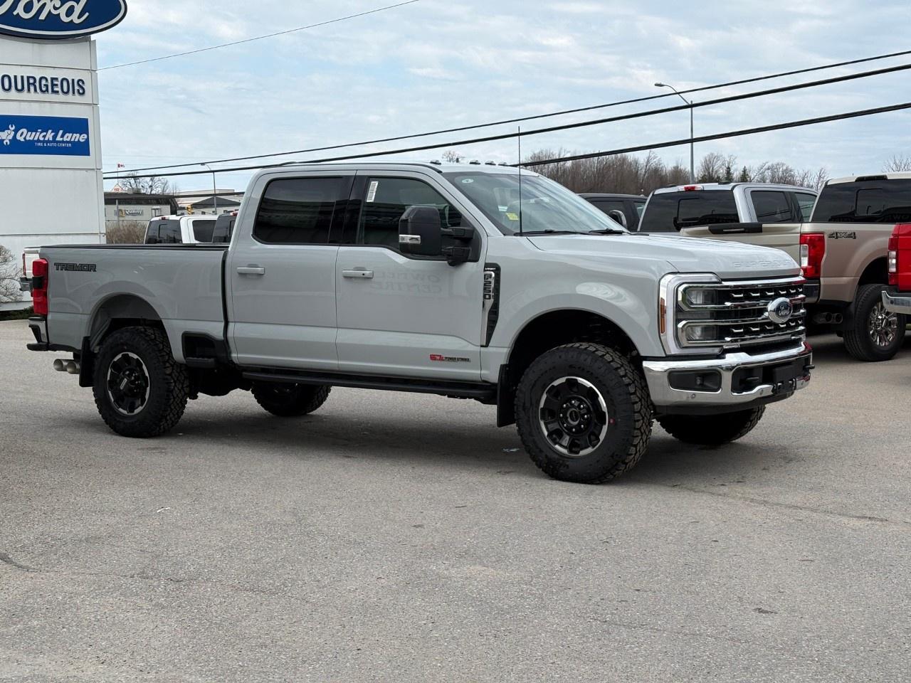 2026 Ford F-250 Super Duty SRW LARIAT 4WD CREW CAB 6.75' BOX Photo4