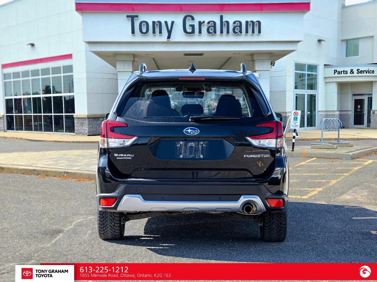 2021 Subaru Forester Premier Photo4