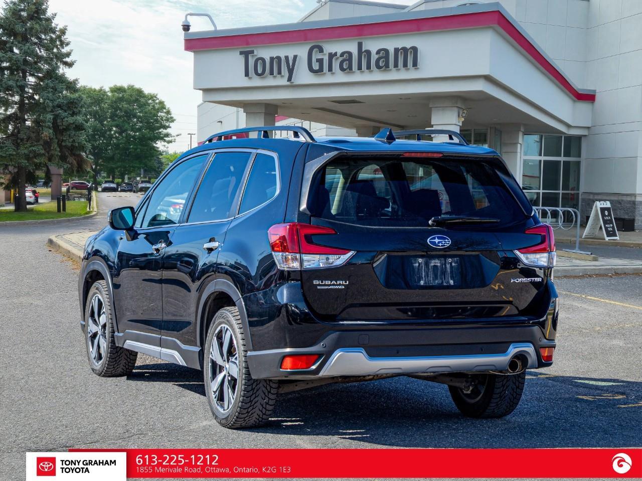 2021 Subaru Forester Premier Photo3