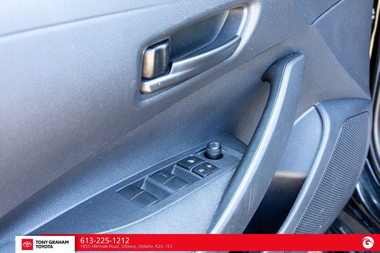2024 Toyota Corolla LE UPGRADE PACKAGE Photo