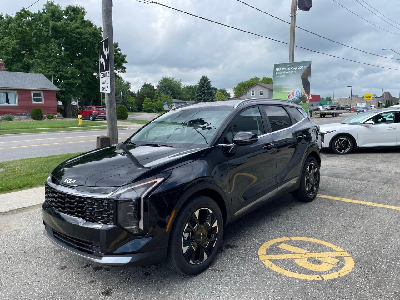 2026 Kia Sportage Plug-In Hybrid EX AWD Photo2