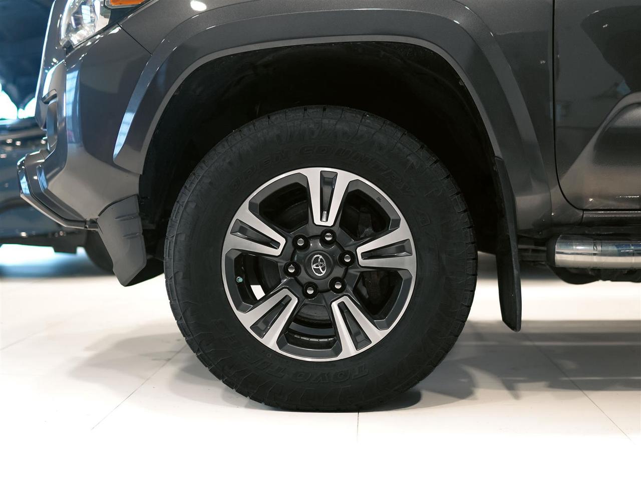 2021 Toyota Tacoma Double cab | 3.5L V6 LEATHER | SUNROOF | NAV | BLIND Photo