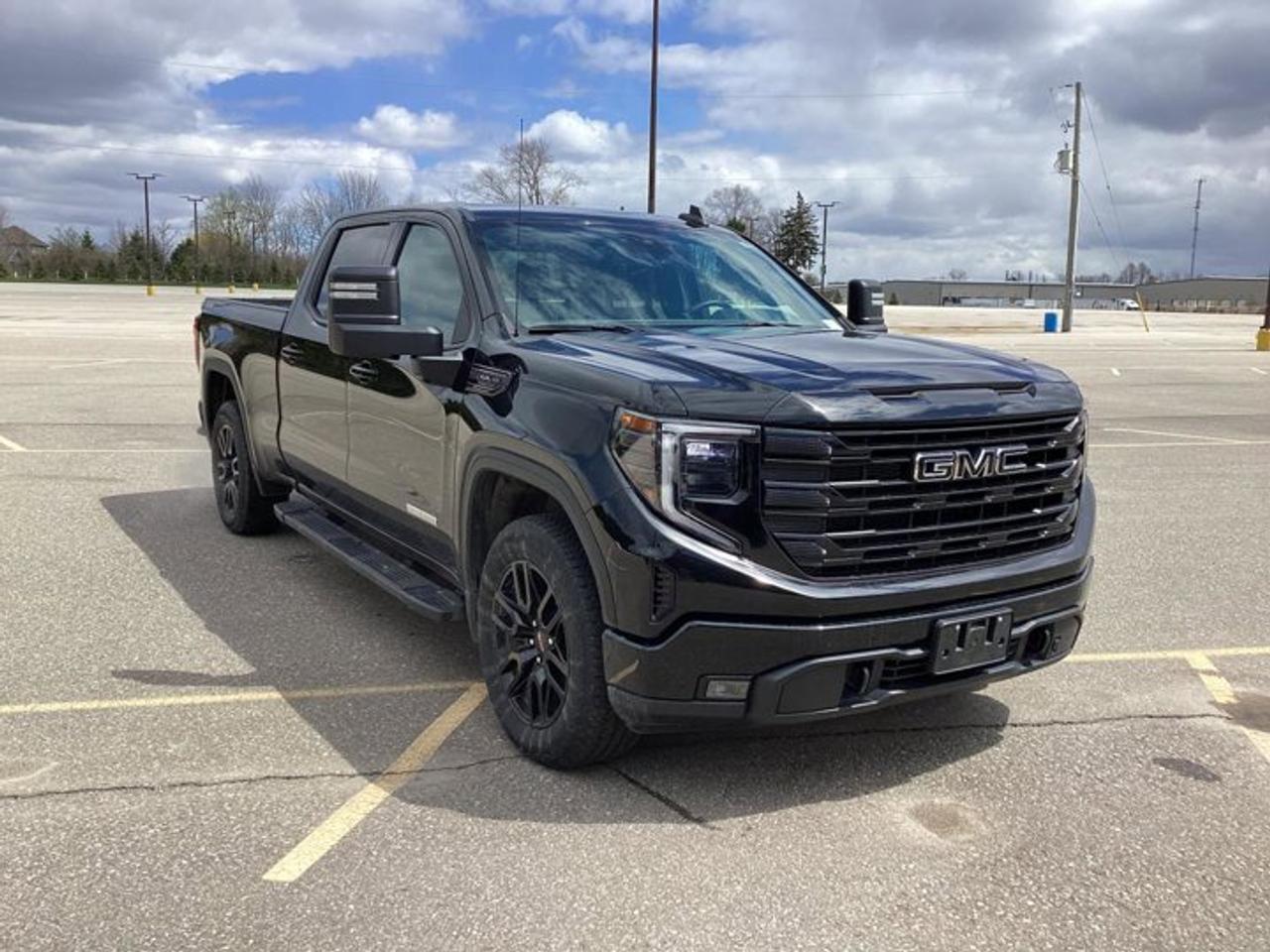 2024 GMC Sierra 1500 Elevation Crew Cab 4WD | One Owner | No Accidents | Heated Steering Photo3