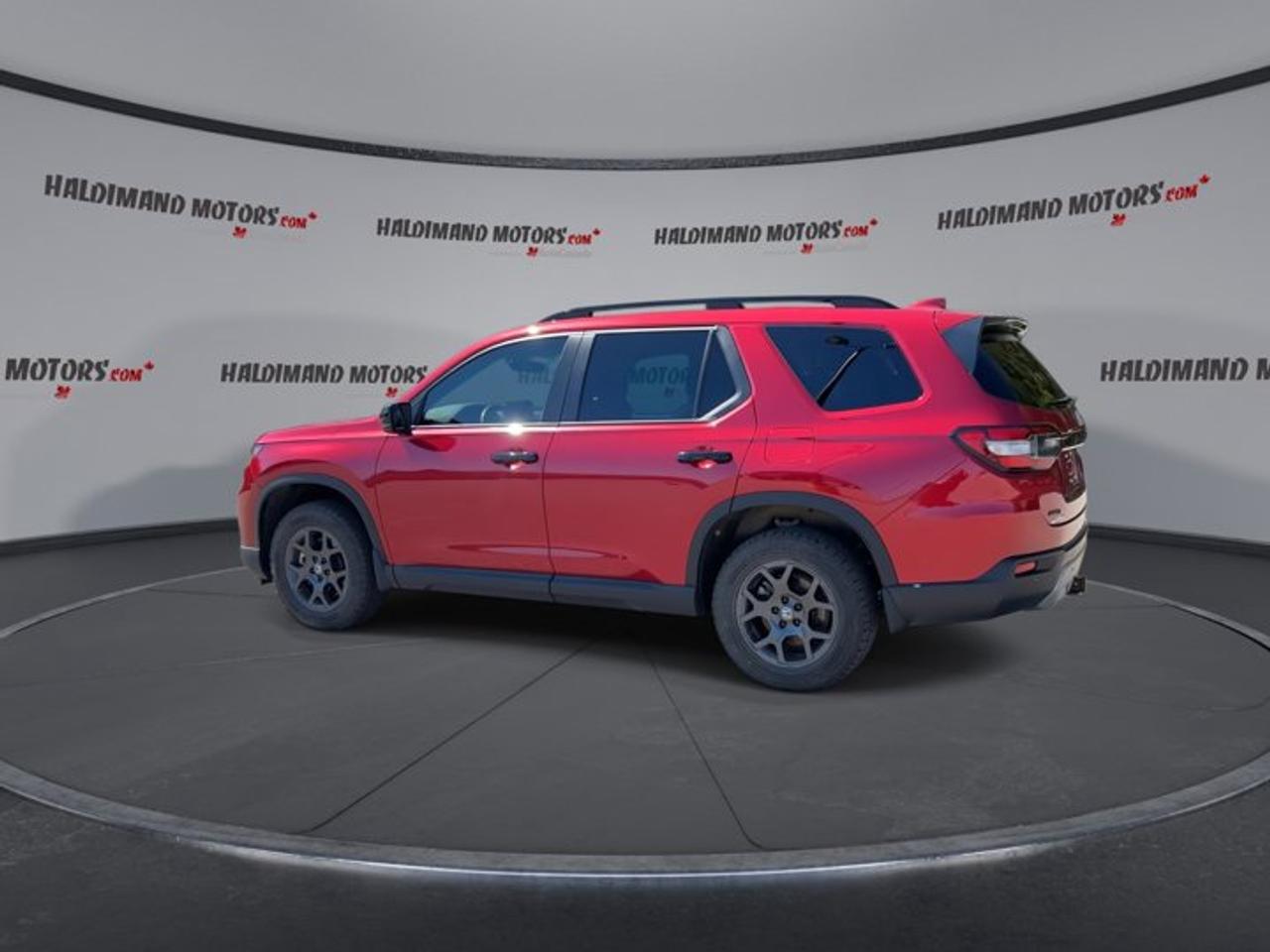 2025 Honda Pilot TrailSport AWD | One Owner | No Accidents | Leather Seats Photo4