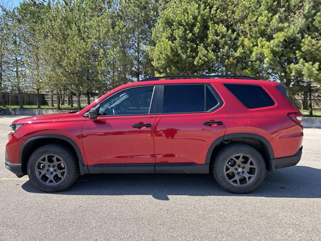 2025 Honda Pilot TrailSport AWD | One Owner | No Accidents | Leather Seats Photo