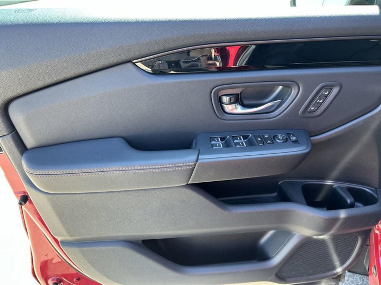 2025 Honda Pilot TrailSport AWD | One Owner | No Accidents | Leather Seats Photo