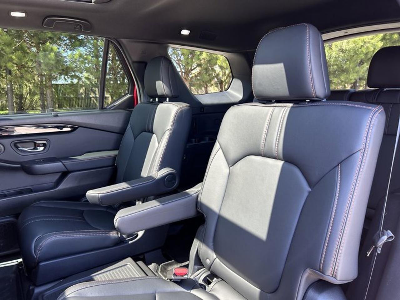 2025 Honda Pilot TrailSport AWD | One Owner | No Accidents | Leather Seats Photo