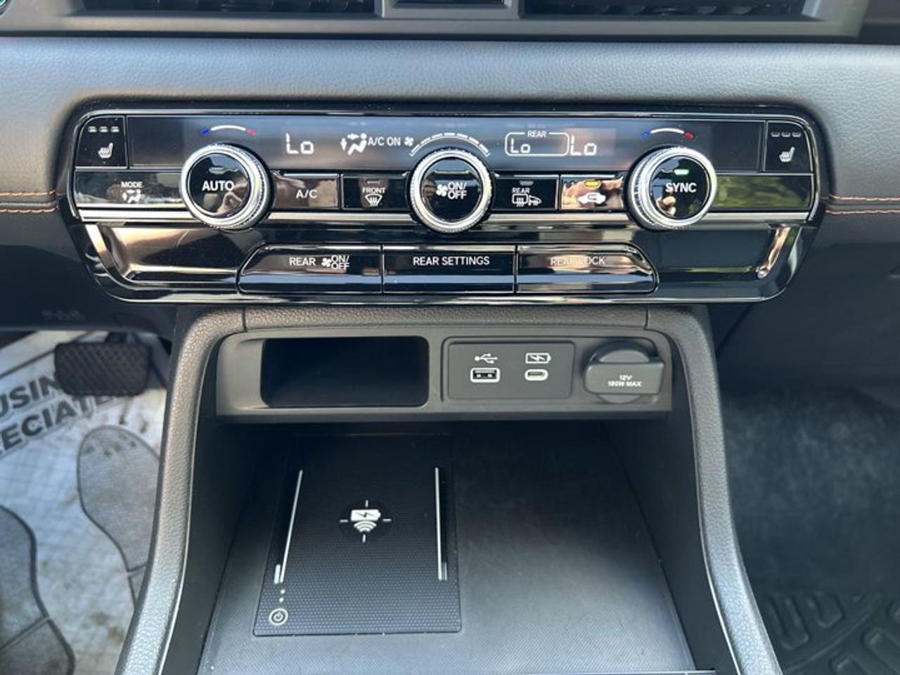 2025 Honda Pilot TrailSport AWD | One Owner | No Accidents | Leather Seats Photo