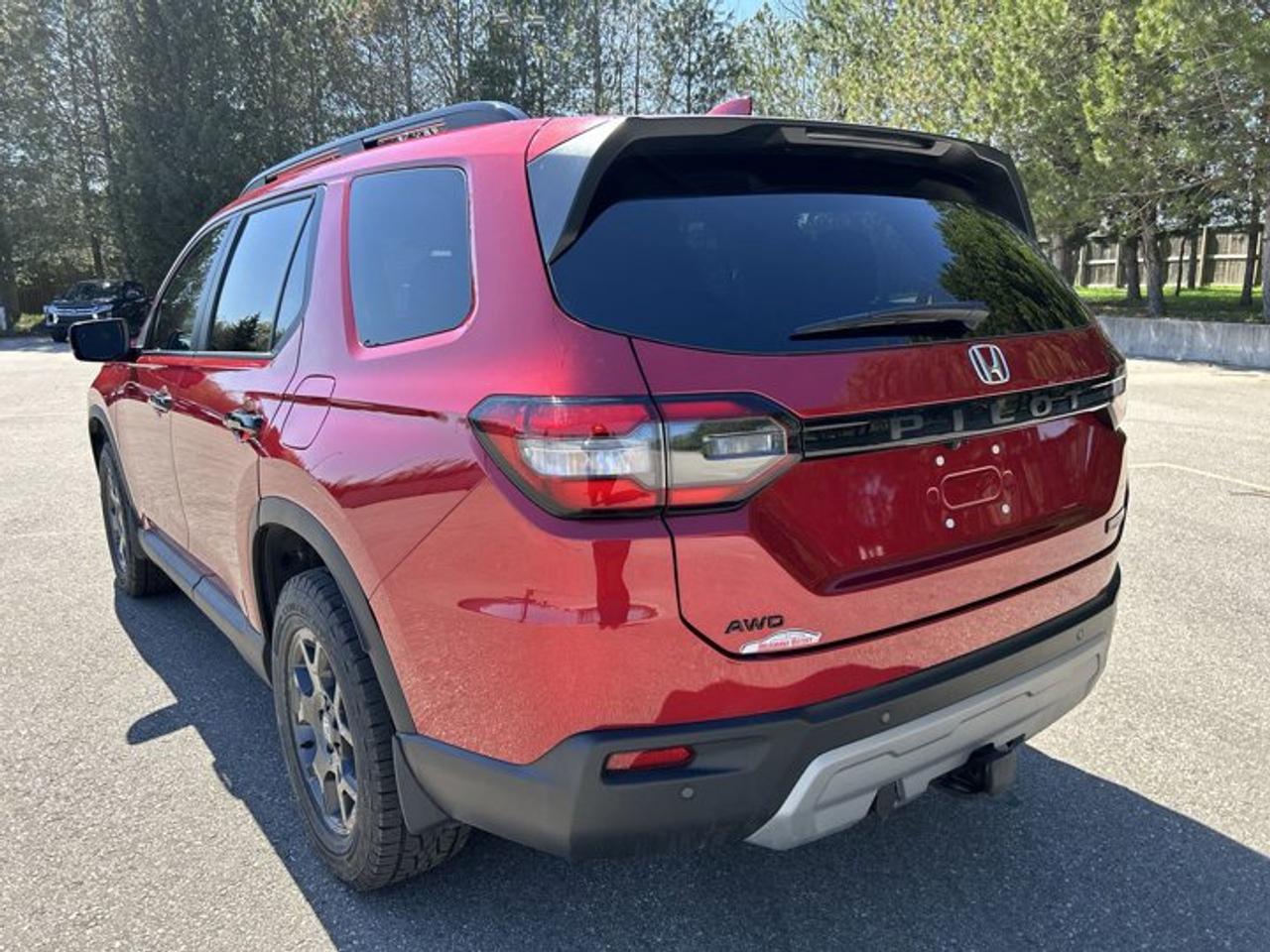 2025 Honda Pilot TrailSport AWD | One Owner | No Accidents | Leather Seats Photo