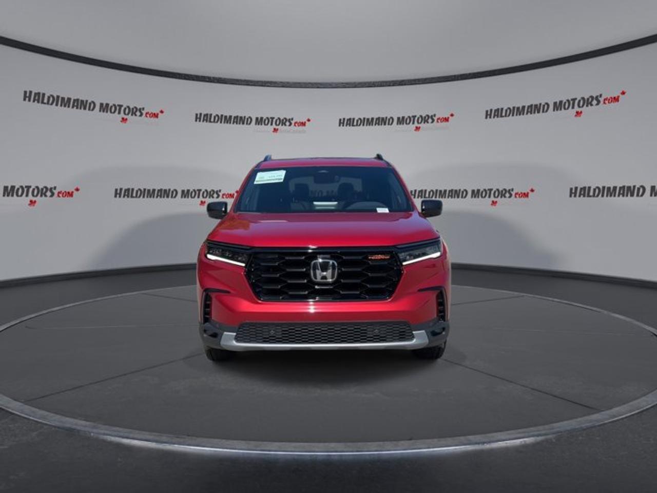 2025 Honda Pilot TrailSport AWD | One Owner | No Accidents | Leather Seats Photo2