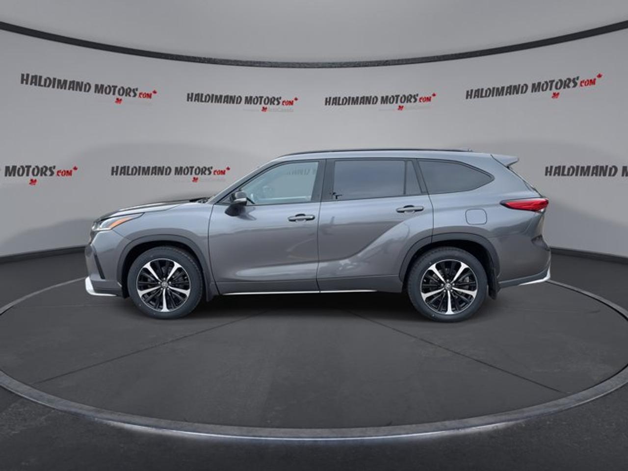 2021 Toyota Highlander XSE AWD | No Accidents | Leather Seats Photo4