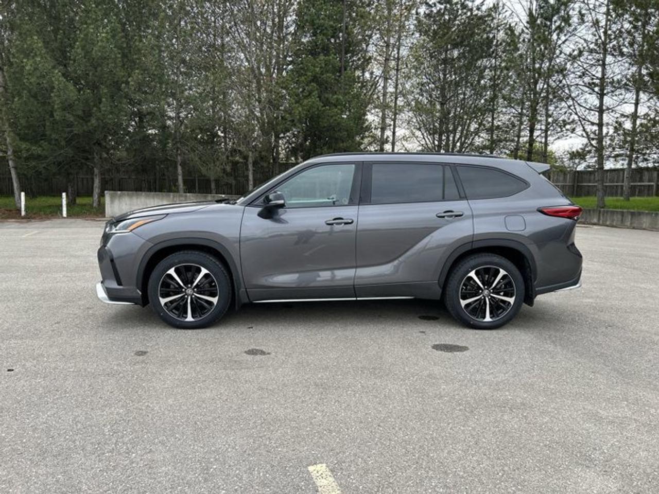 2021 Toyota Highlander XSE AWD | No Accidents | Leather Seats Photo