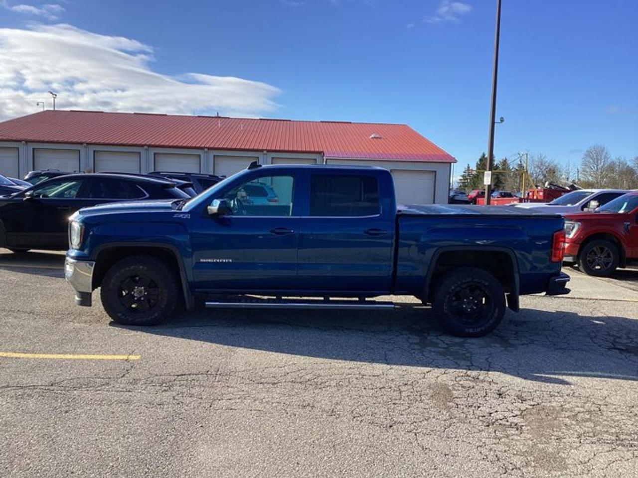 2018 GMC Sierra 1500 SLE Crew Cab Standard Box 4WD | No Accidents Photo