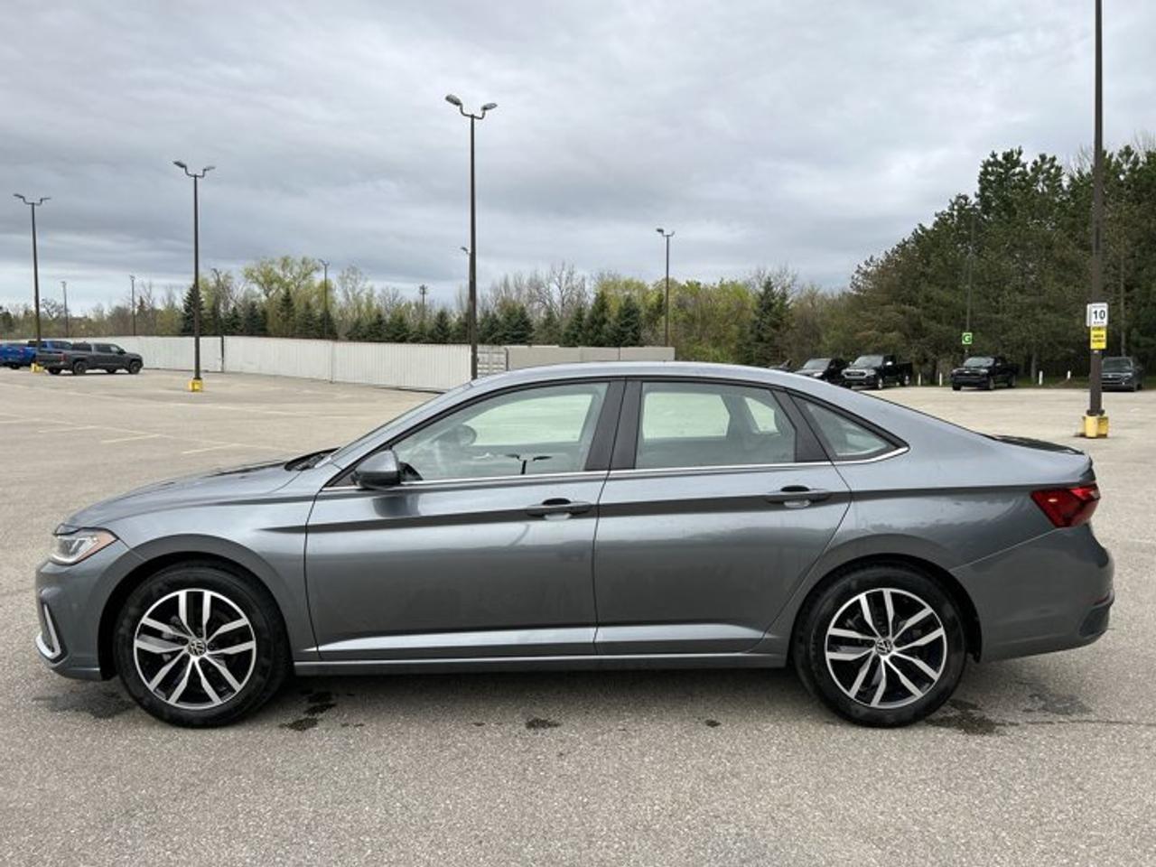 2025 Volkswagen Jetta Comfortline 2WD | No Accidents | Heated Steering Wheel Photo