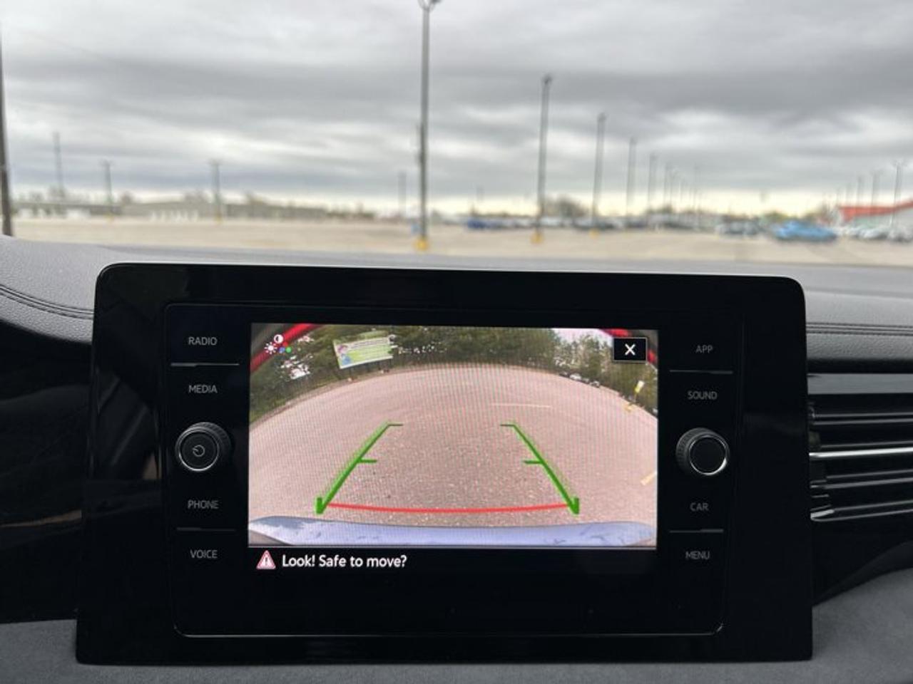 2025 Volkswagen Jetta Comfortline 2WD | No Accidents | Heated Steering Wheel Photo