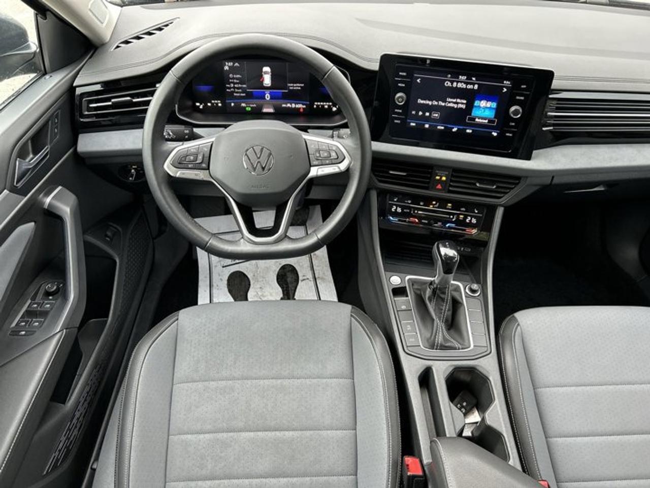 2025 Volkswagen Jetta Comfortline 2WD | No Accidents | Heated Steering Wheel Photo