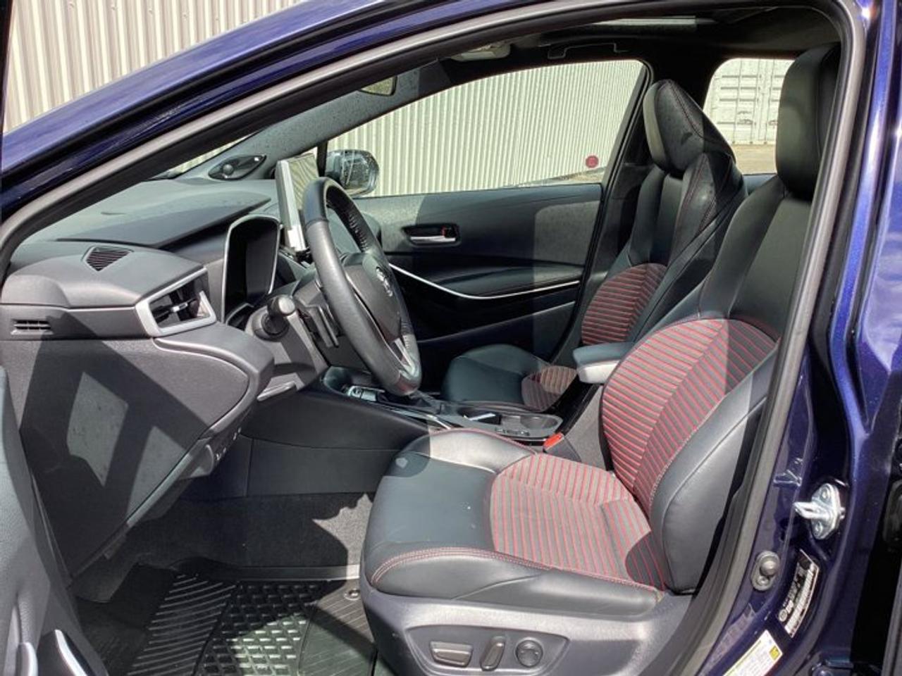 2025 Toyota Corolla XSE | No Accidents | Sunroof | Half Leather Seats Photo2