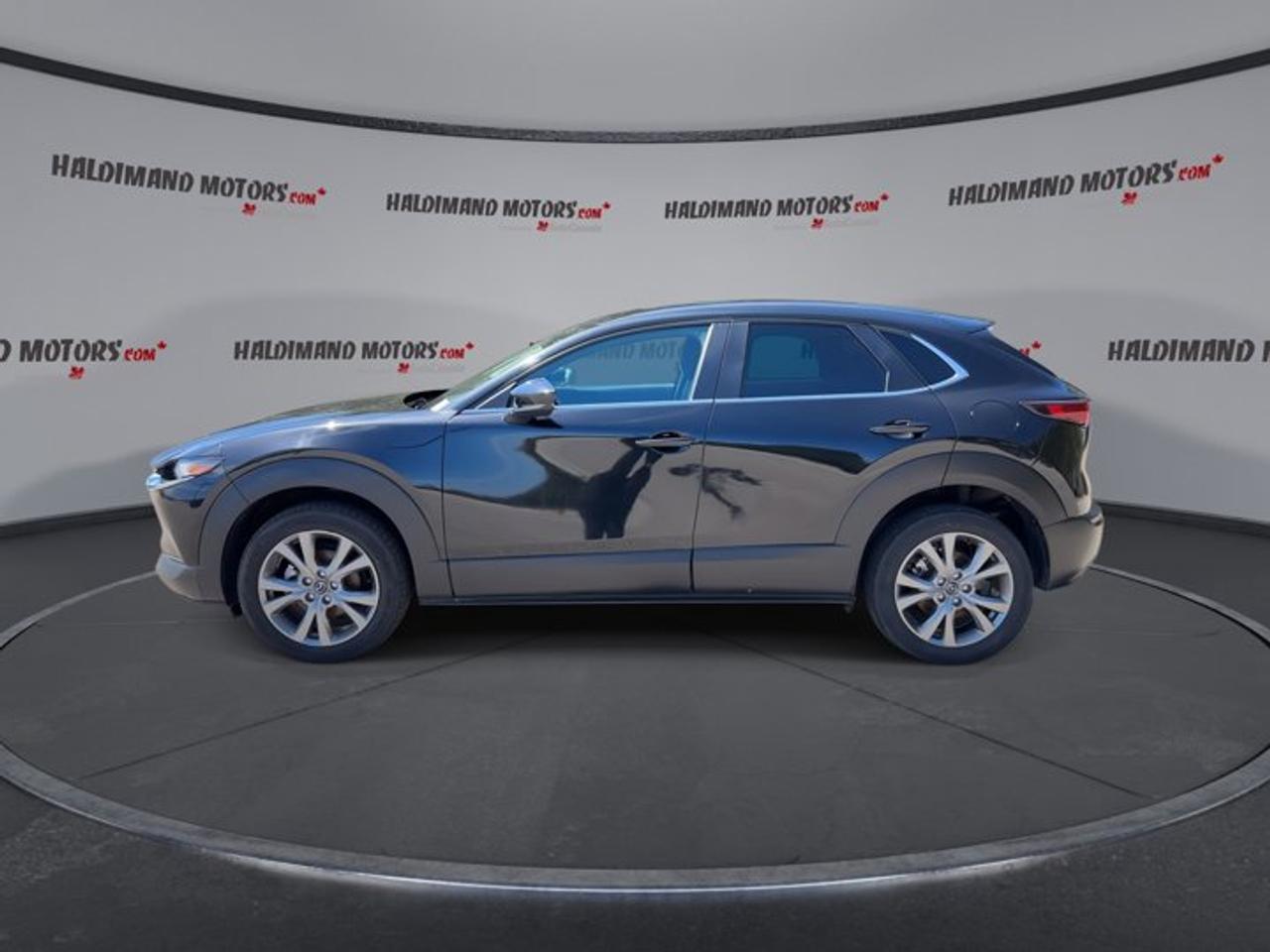 2024 Mazda CX-30 GS AWD | No Accidents | Leather Seats | Heated Steering Wheel Photo4