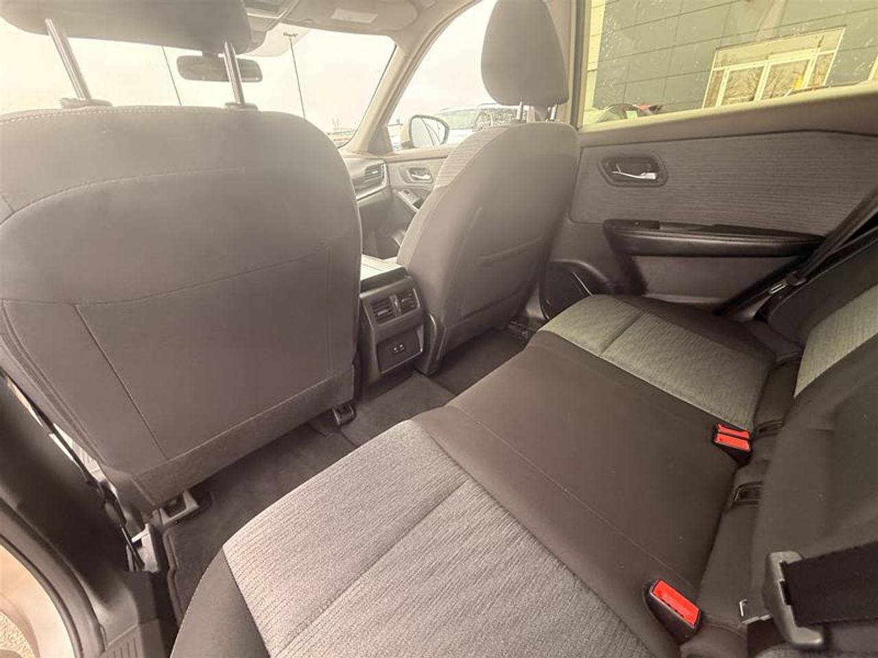 2023 Nissan Rogue SV AWD CVT (2) Photo