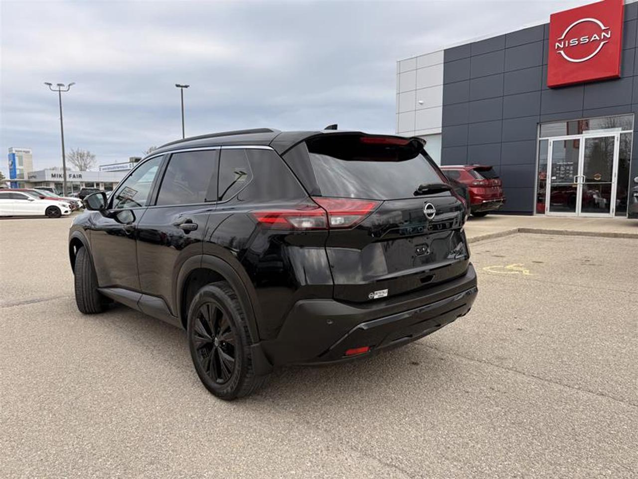 2023 Nissan Rogue SV Midnight Edition AWD CVT(2) Photo