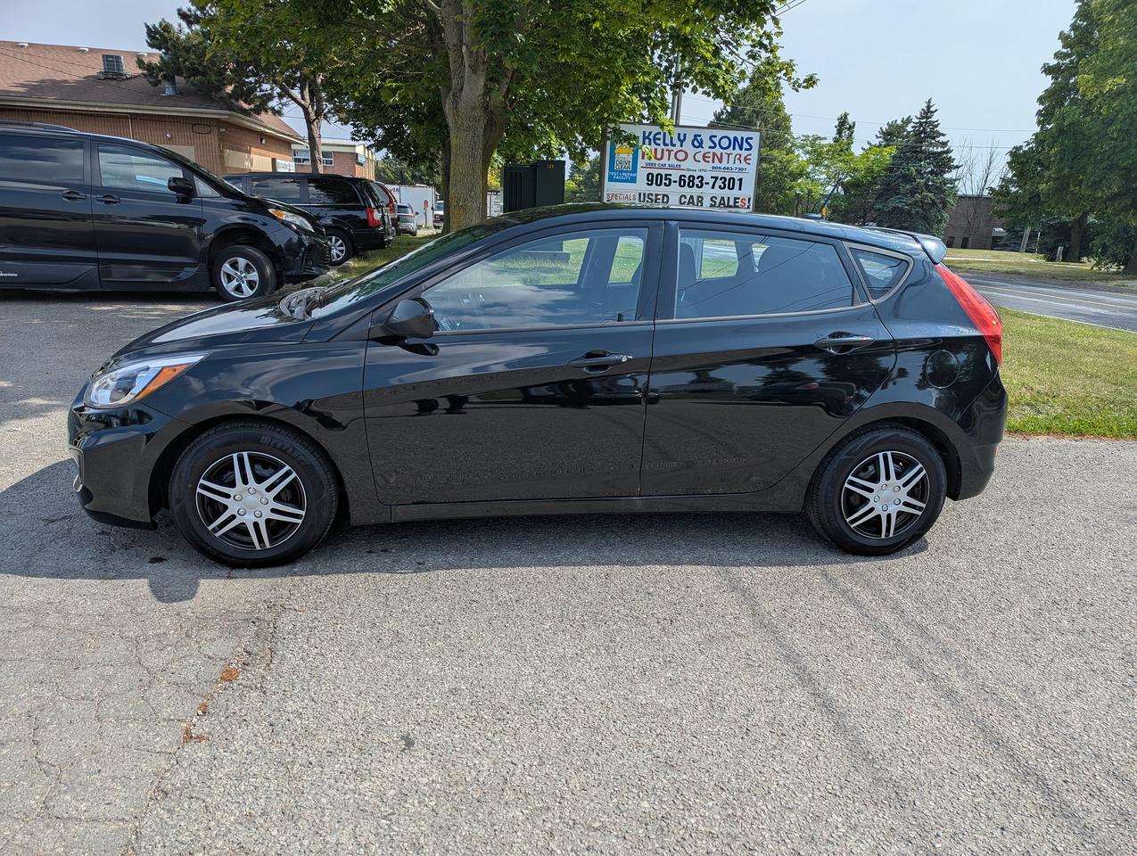 2016 Hyundai Accent "Like NEW low PRICE" certified + FREE 6M warranty Photo3