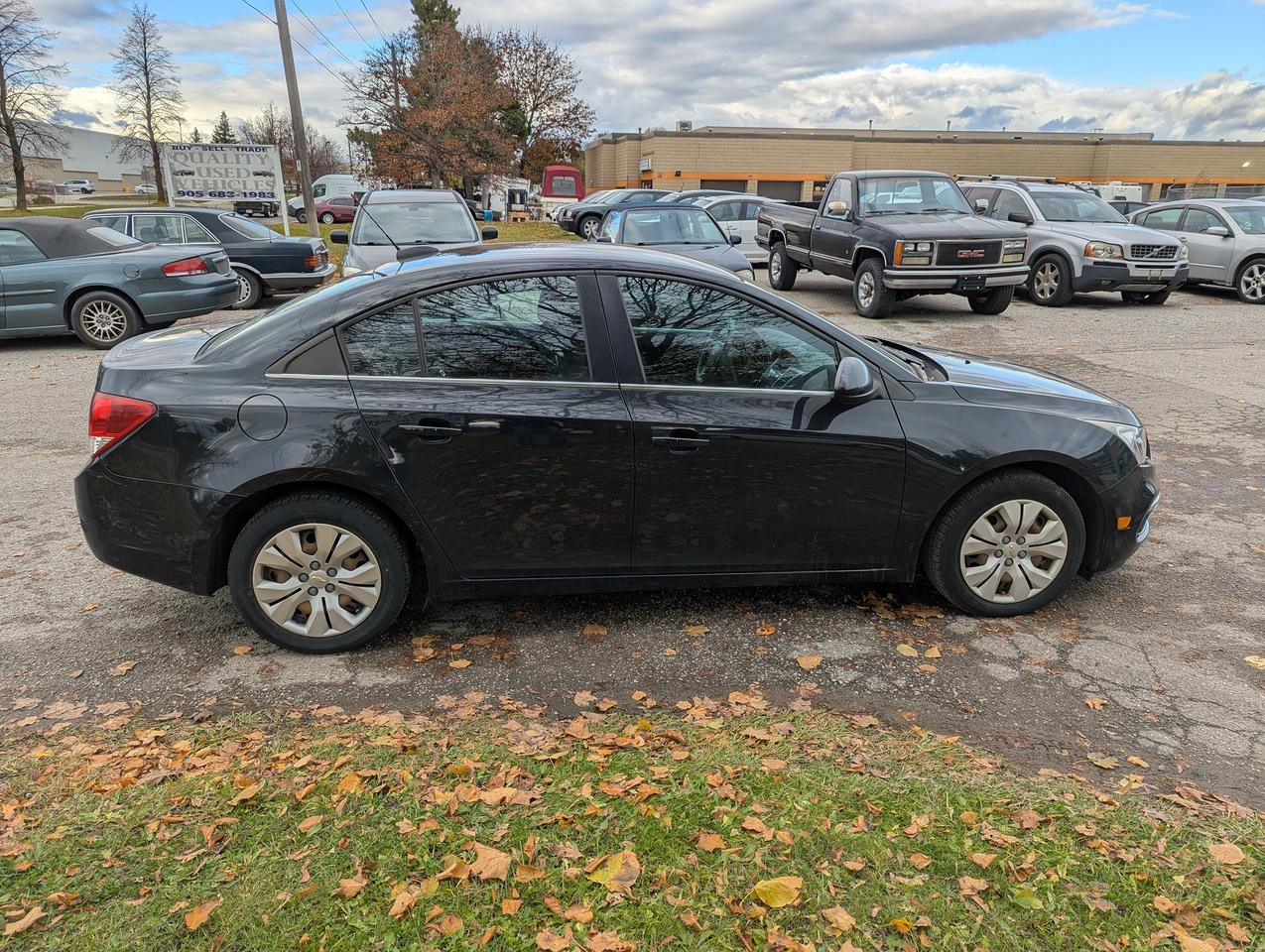 2016 Chevrolet Cruze "Clean NO ACCIDENTS" certified + FREE 6M warranty. Photo2