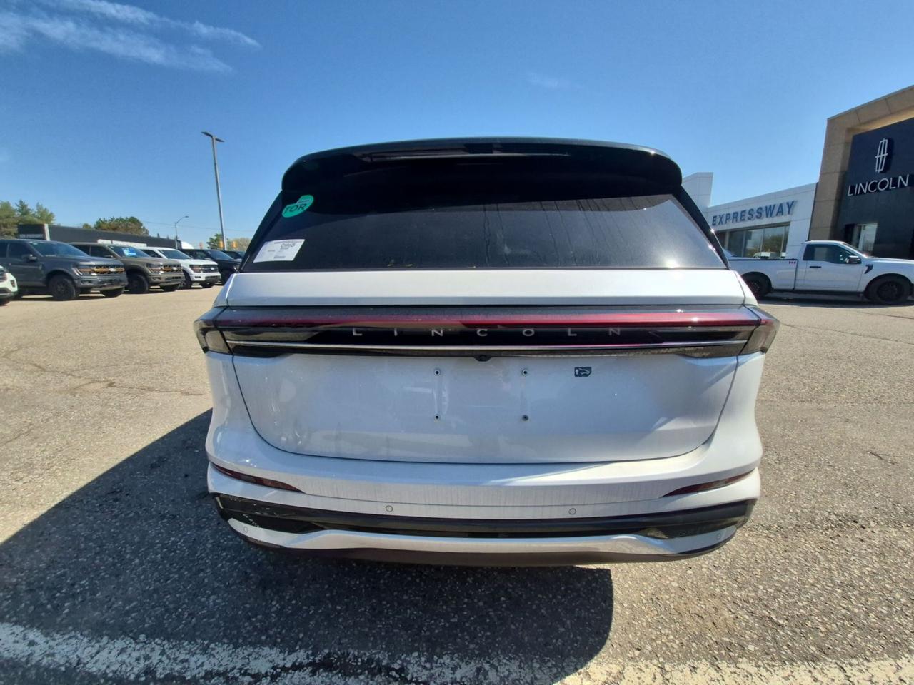2026 Lincoln Nautilus RESERVE, JET APPEARANCE PKG, PANO ROOF, 360 CAM Photo4