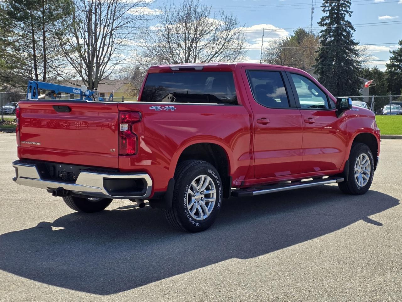 2022 Chevrolet Silverado 1500 LT Crew Cab 4WD Short Box Photo
