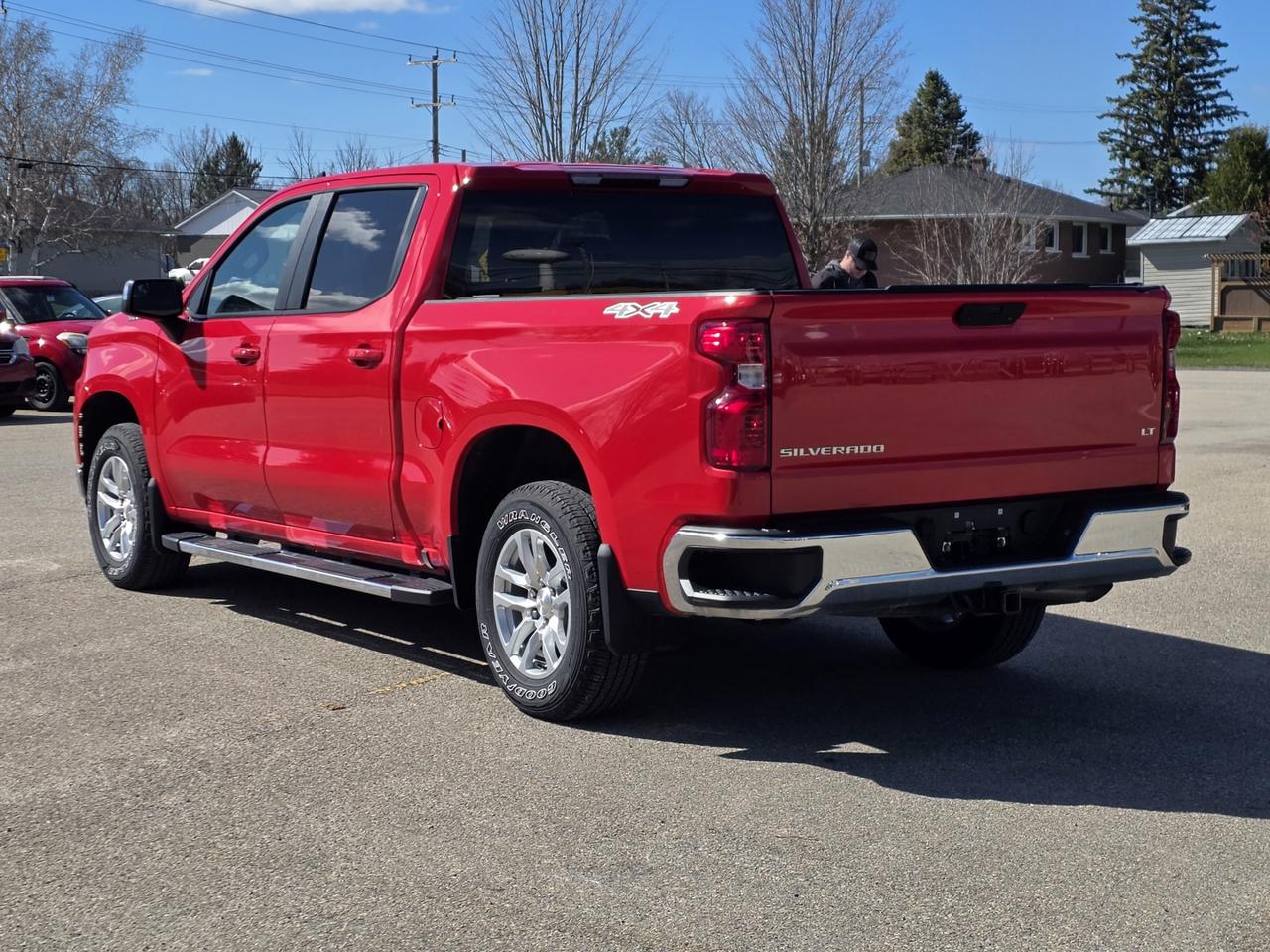 2022 Chevrolet Silverado 1500 LT Crew Cab 4WD Short Box Photo