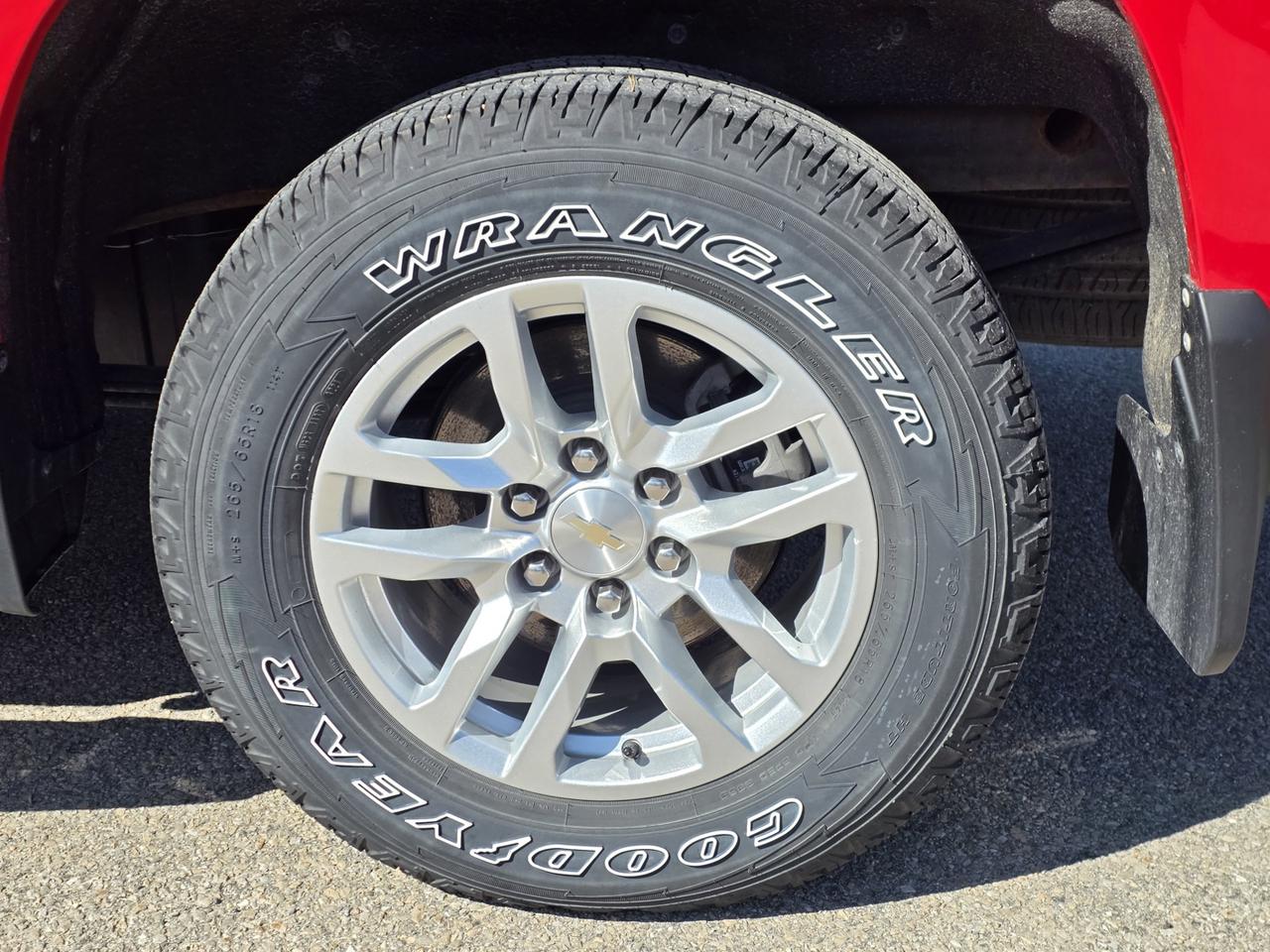 2022 Chevrolet Silverado 1500 LT Crew Cab 4WD Short Box Photo