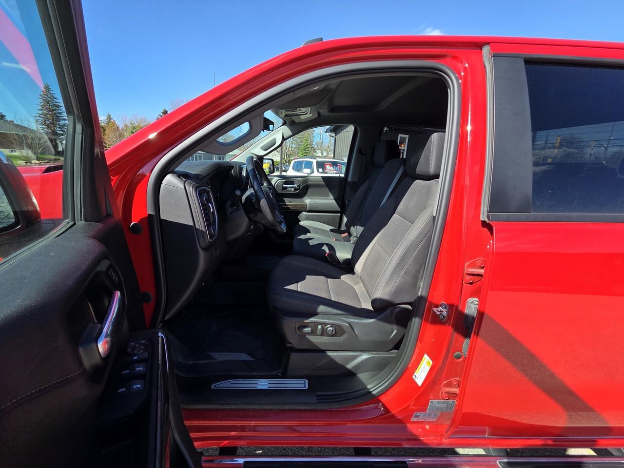 2022 Chevrolet Silverado 1500 LT Crew Cab 4WD Short Box Photo