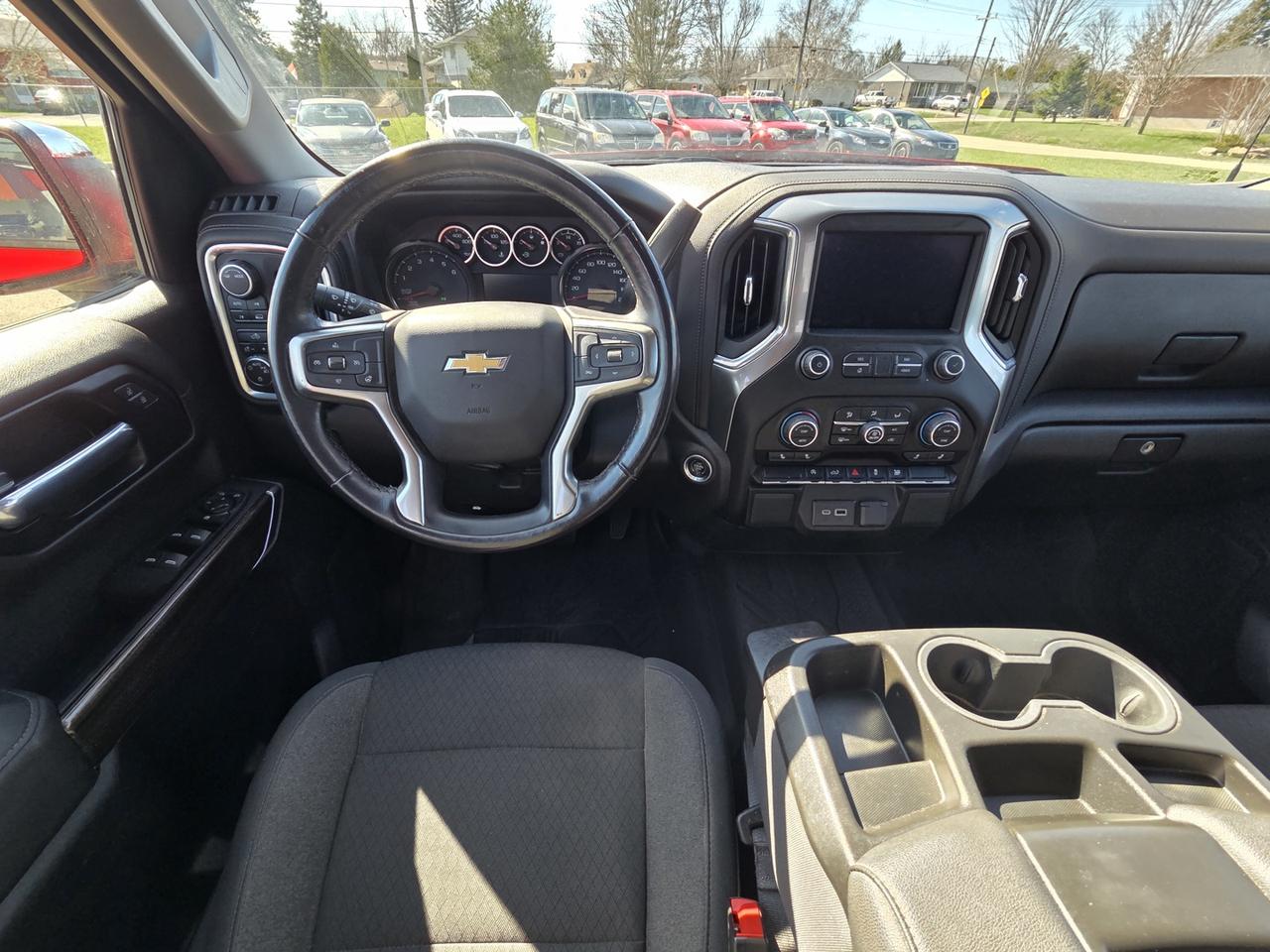 2022 Chevrolet Silverado 1500 LT Crew Cab 4WD Short Box Photo