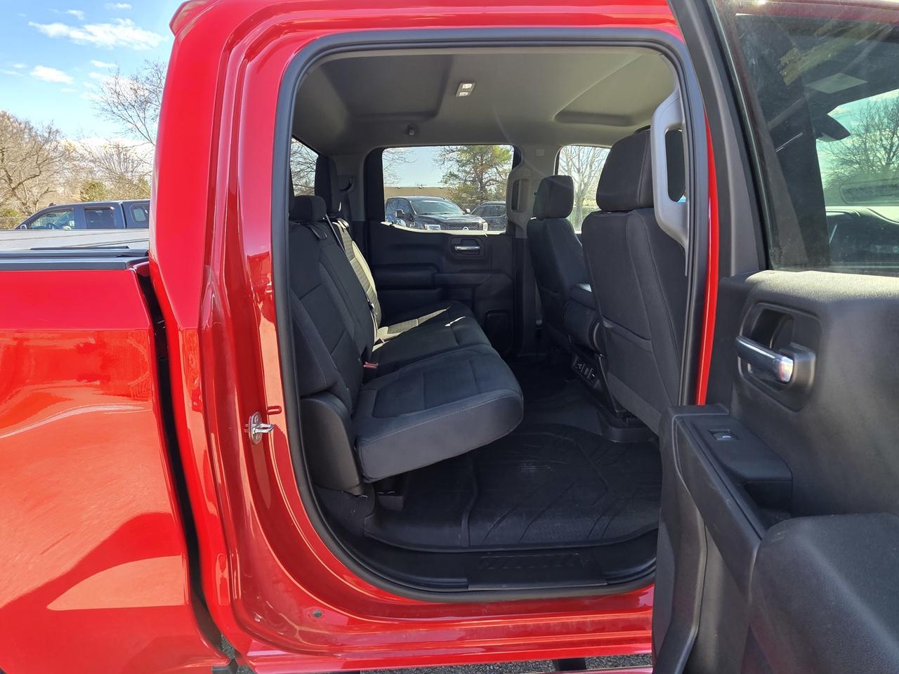 2022 Chevrolet Silverado 1500 LT Crew Cab 4WD Short Box Photo