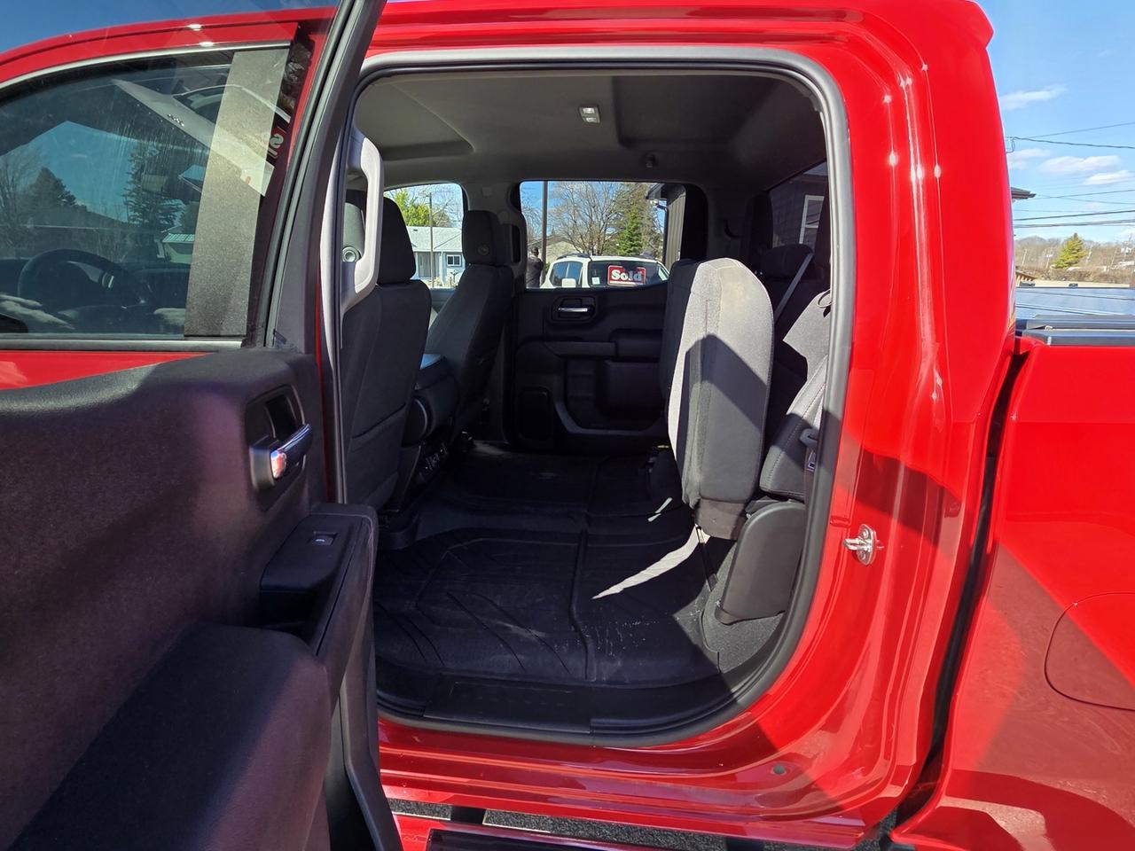 2022 Chevrolet Silverado 1500 LT Crew Cab 4WD Short Box Photo