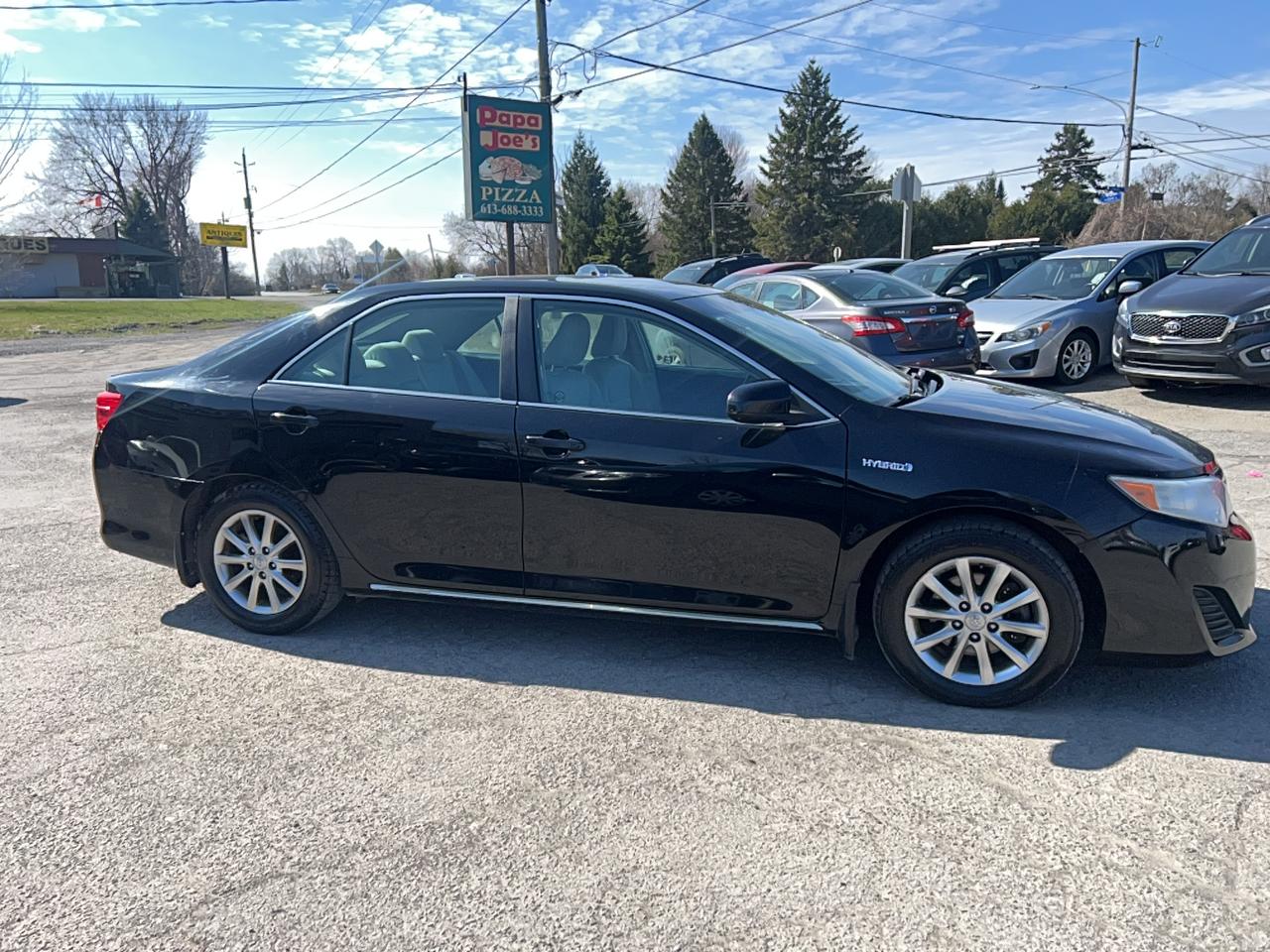 2014 Toyota Camry LE Photo2