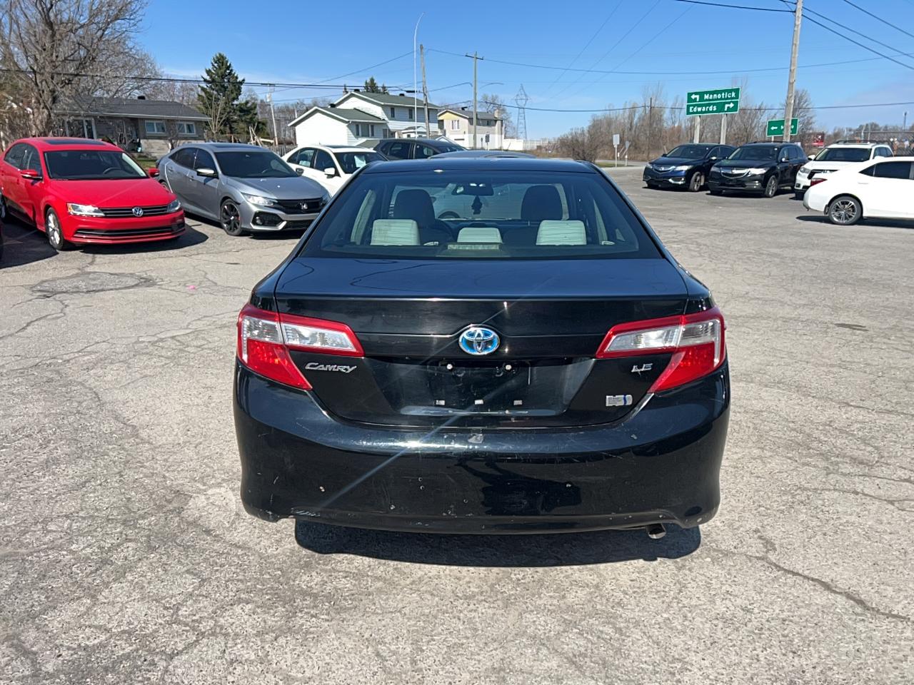 2014 Toyota Camry LE Photo