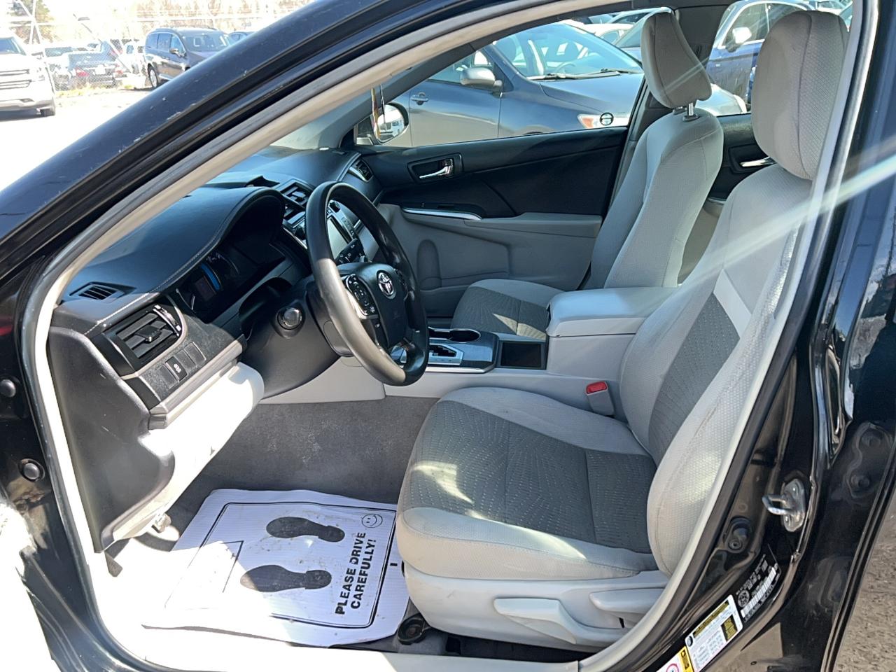2014 Toyota Camry LE Photo