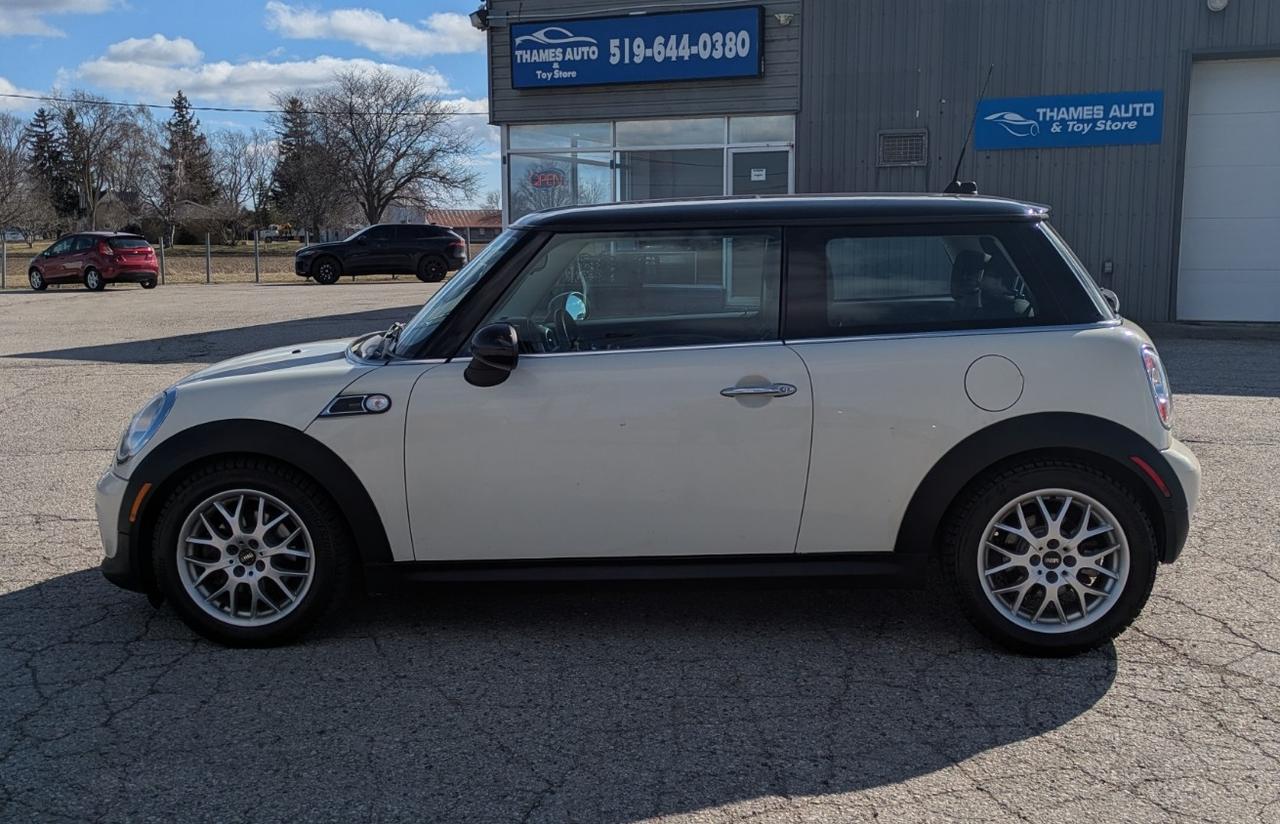 2013 MINI Cooper 2dr Baker Street Edition Photo5