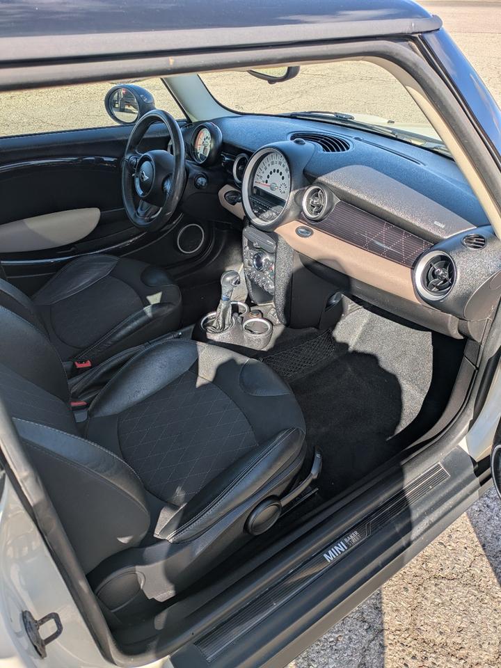 2013 MINI Cooper 2dr Baker Street Edition Photo