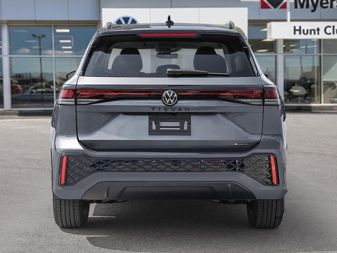 2026 Volkswagen Tiguan Comfortline R-Line Black Edition Photo4