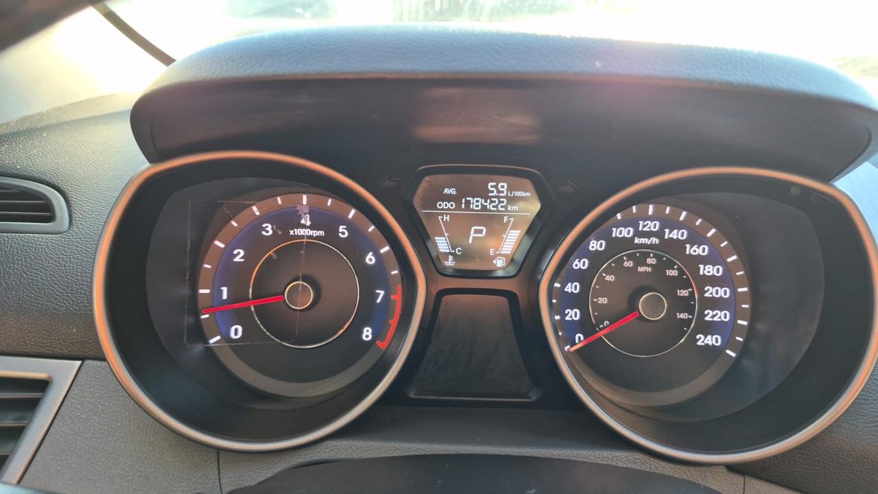 2013 Hyundai Elantra GLS, AUTO, NO ACCIDENTS, 174KMS, ALLOYS, CERT Photo