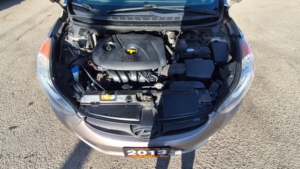 2013 Hyundai Elantra GLS, AUTO, NO ACCIDENTS, 174KMS, ALLOYS, CERT Photo