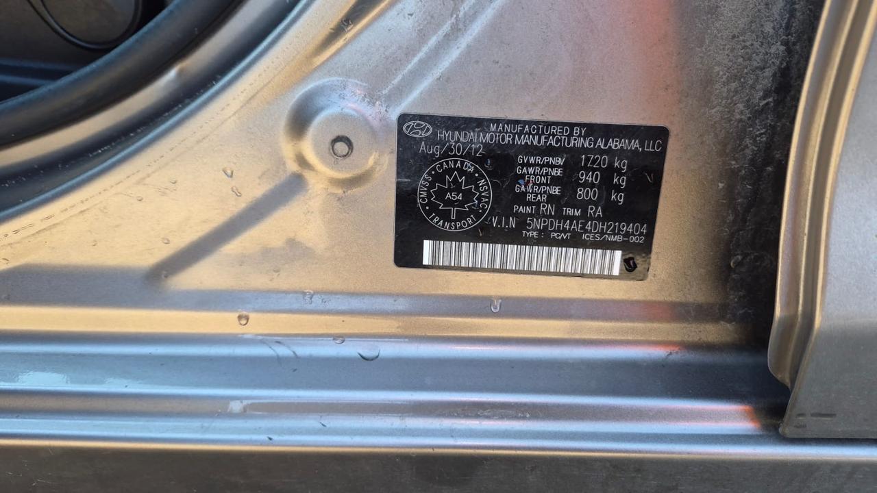 2013 Hyundai Elantra GLS, AUTO, NO ACCIDENTS, 174KMS, ALLOYS, CERT Photo