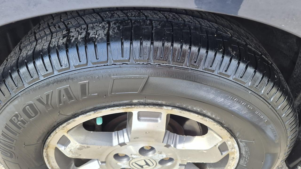 2010 Honda Pilot Touring, DRIVES GREAT, NO ACCIDENTS, AS IS Photo