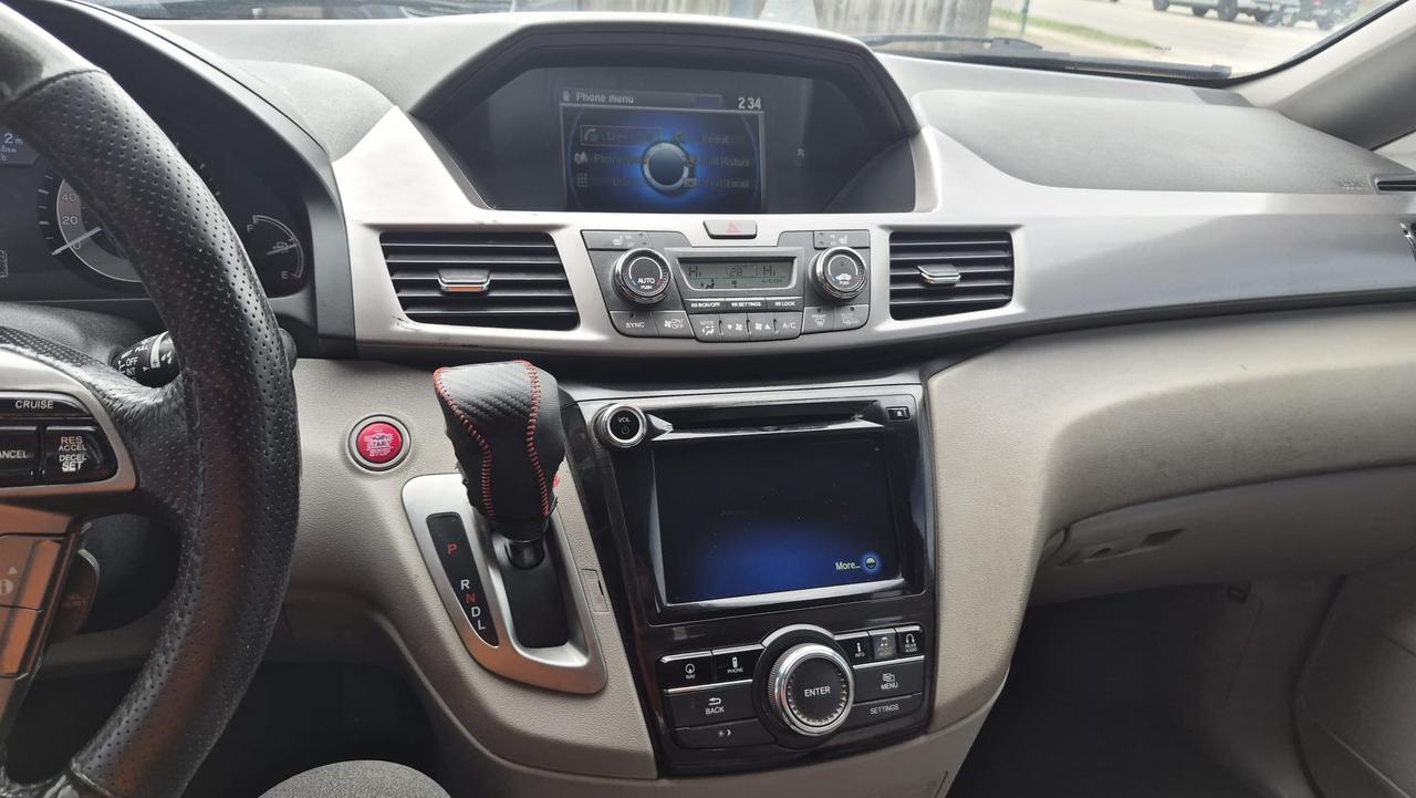 2016 Honda Odyssey Touring, WELL SERVICED, NO ACCIDENTS, AS IS Photo