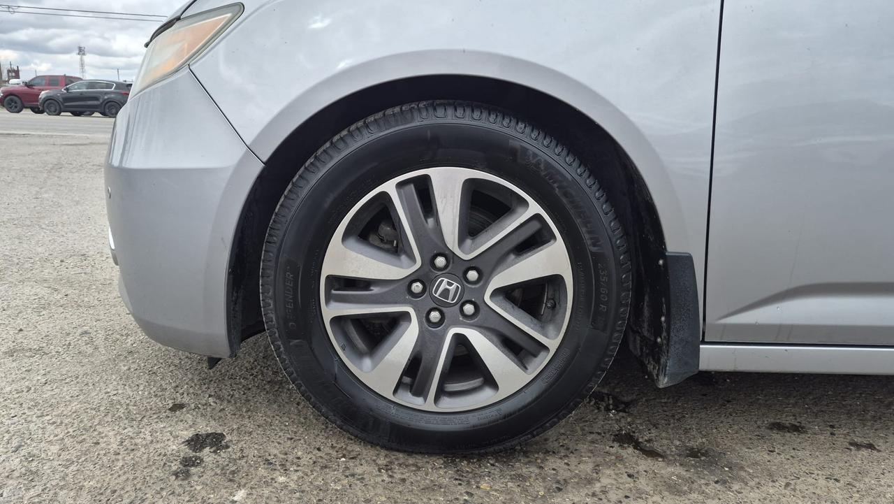 2016 Honda Odyssey Touring, WELL SERVICED, NO ACCIDENTS, AS IS Photo