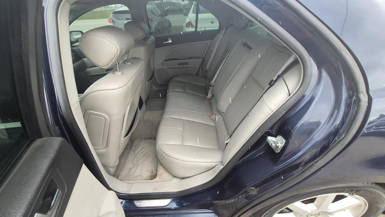 2007 Cadillac STS SEDAN, V6, GREAT SHAPE, ONLY 174KMS. CERTIFIED Photo