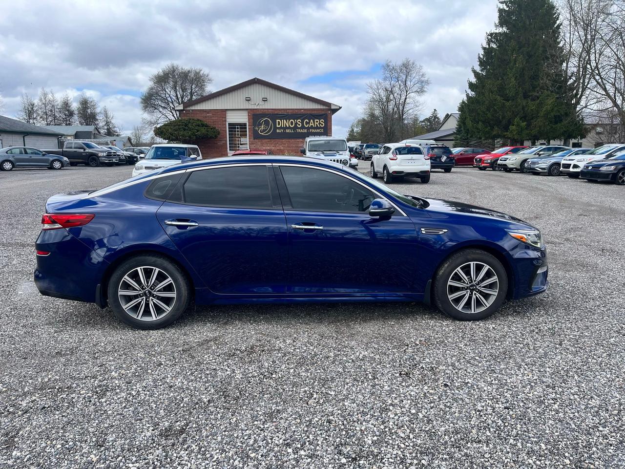 2020 Kia Optima EX Photo4