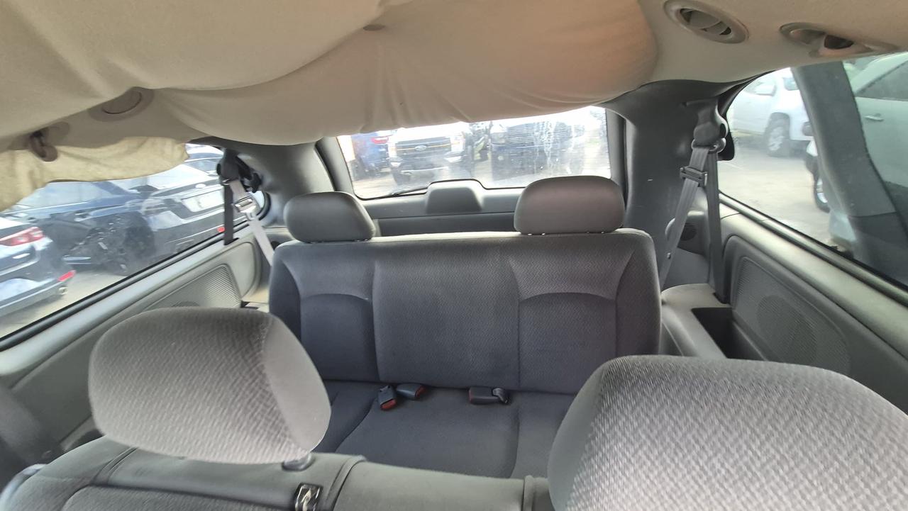 2005 Dodge Grand Caravan NO ACCIDENTS, RUNS AND DRIVES, AS IS Photo