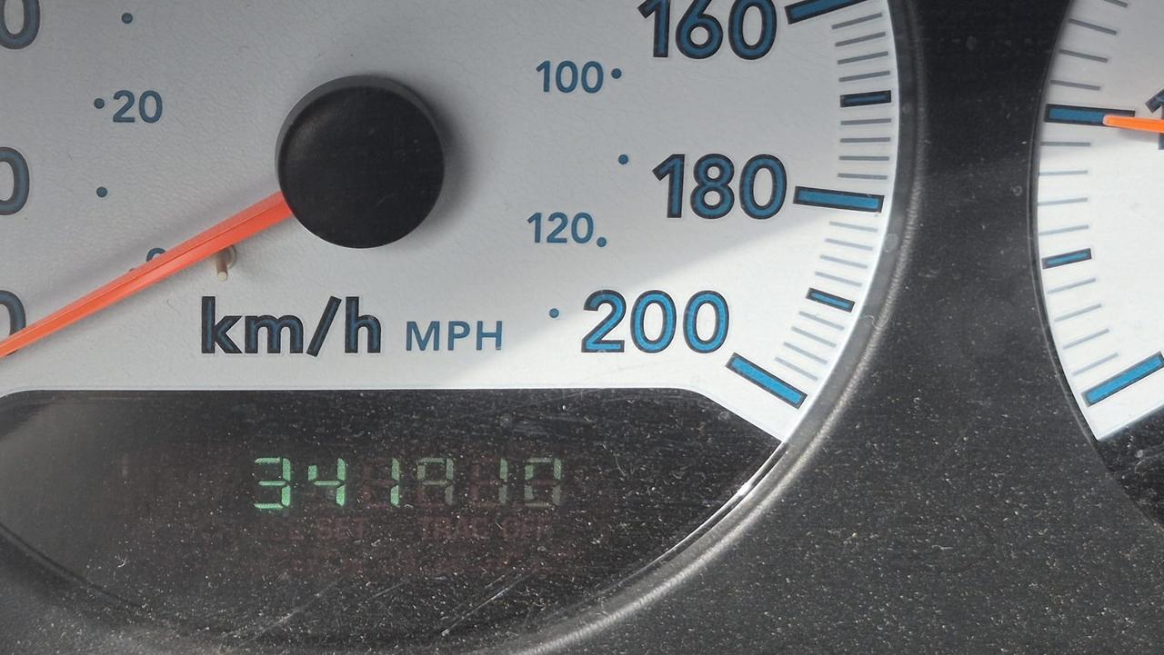 2005 Dodge Grand Caravan NO ACCIDENTS, RUNS AND DRIVES, AS IS Photo